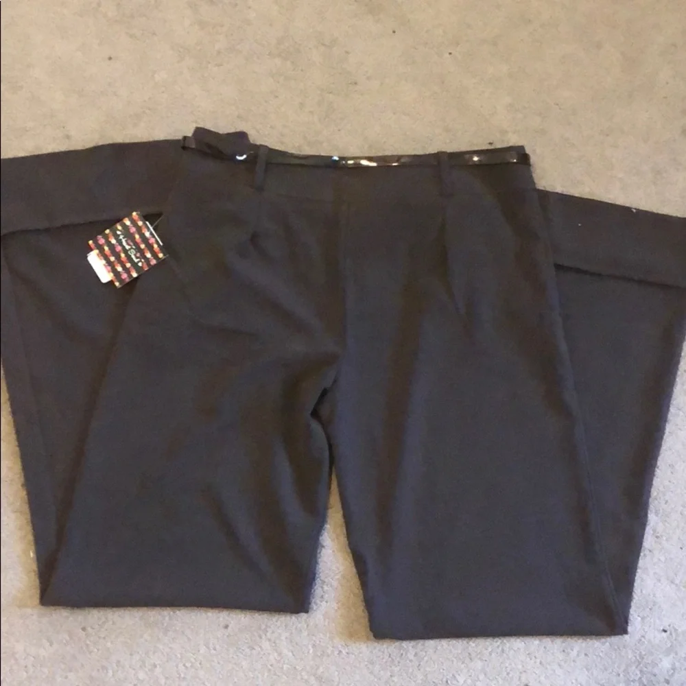 Brown HEART & SOUL Flat Front Dress Pants, size 9